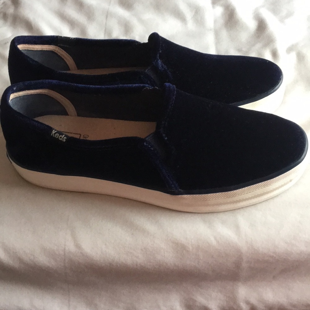 Platform Ked Slide-Ons in Velvet Navy